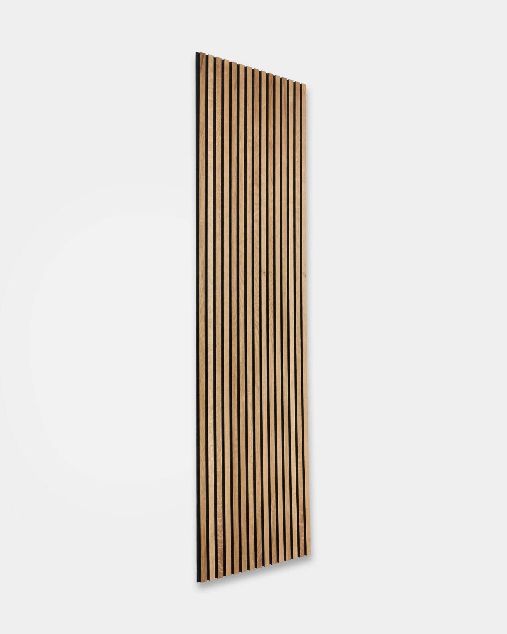 WoodUpp Rustic Akupanel en roble Brown (300x60 cm) Panel acústico con lamas natural wood vertical en un diseño escandinavo de inspiración nórdica.