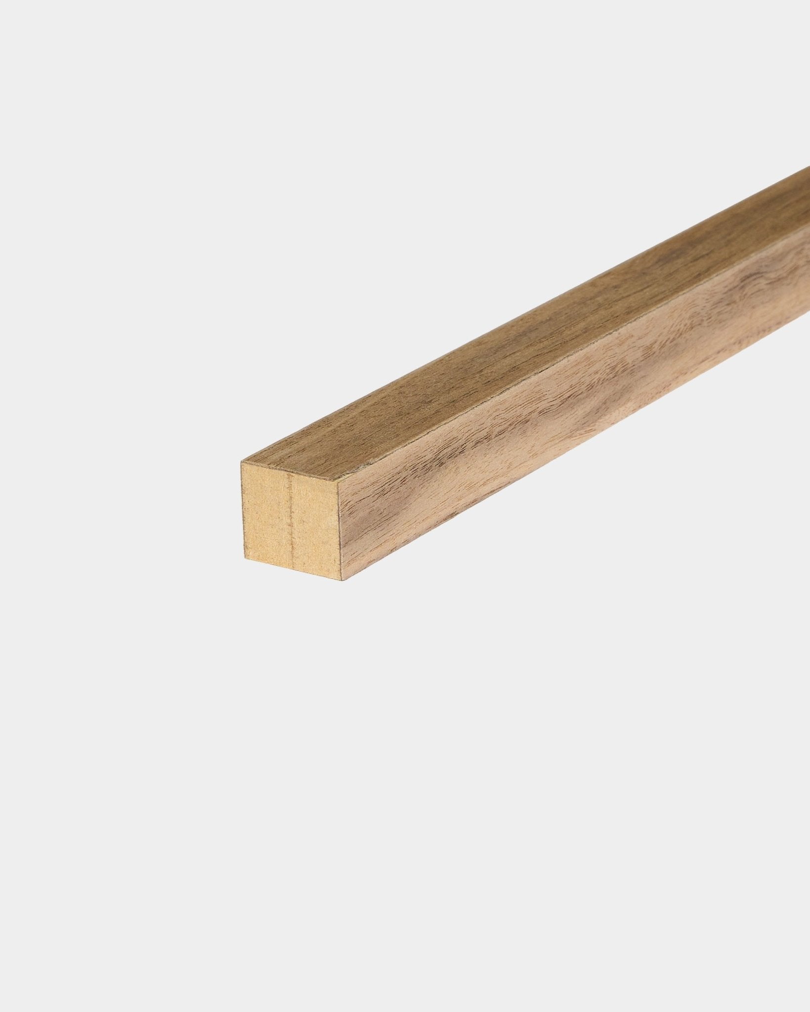 WoodUpp End Lamella en nogal, varilla de madera de 2,2 cm de diámetro con acabado liso, para usar con paredes Panel acústico o instalaciones con marco de MDF.