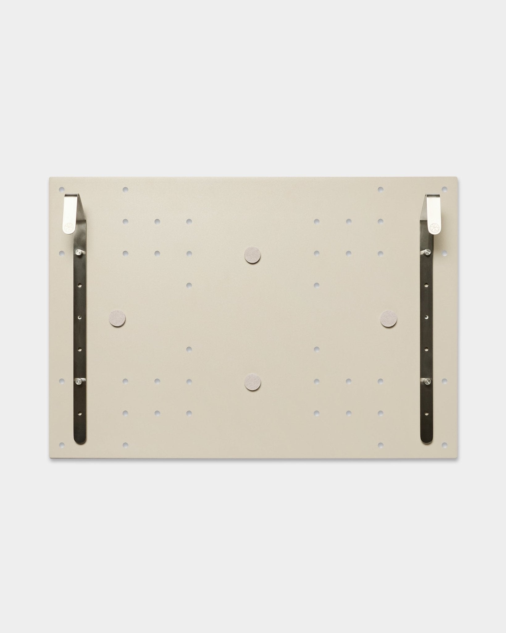 WoodUpp Nell TV-Mount/BM1 en beige (64x44 cm), compatible con el separador de ambientes EMBRACE BM1, incorpora dos soportes vertical para montar la TV con altura regulable, sin necesidad de pared.