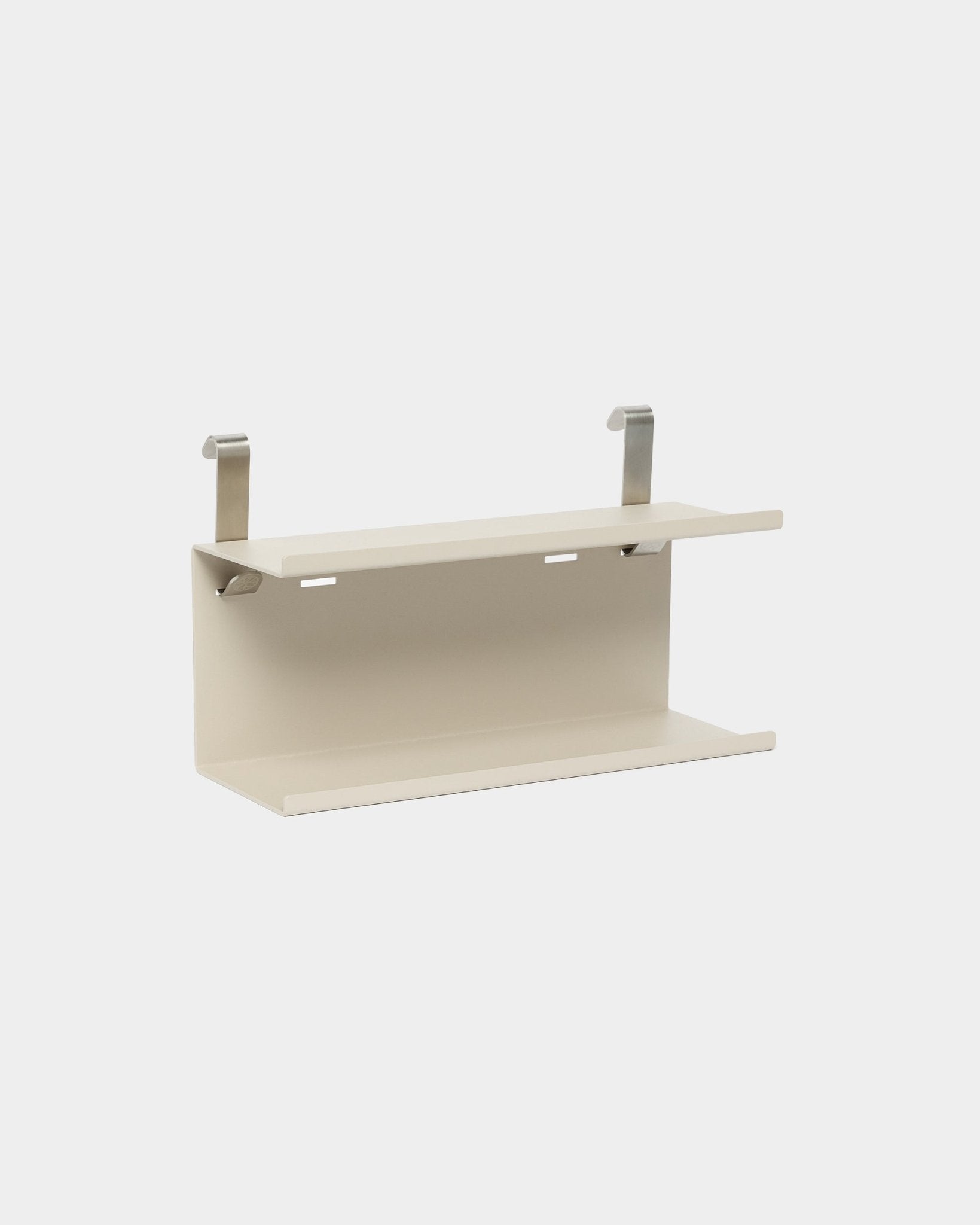 Beige WoodUpp Double Metal EstanteríaBM1, 31.7 cm, con soportes plateados; accesorio de almacenaje compacto diseñado para usar con paneles acústicos Akupanel.