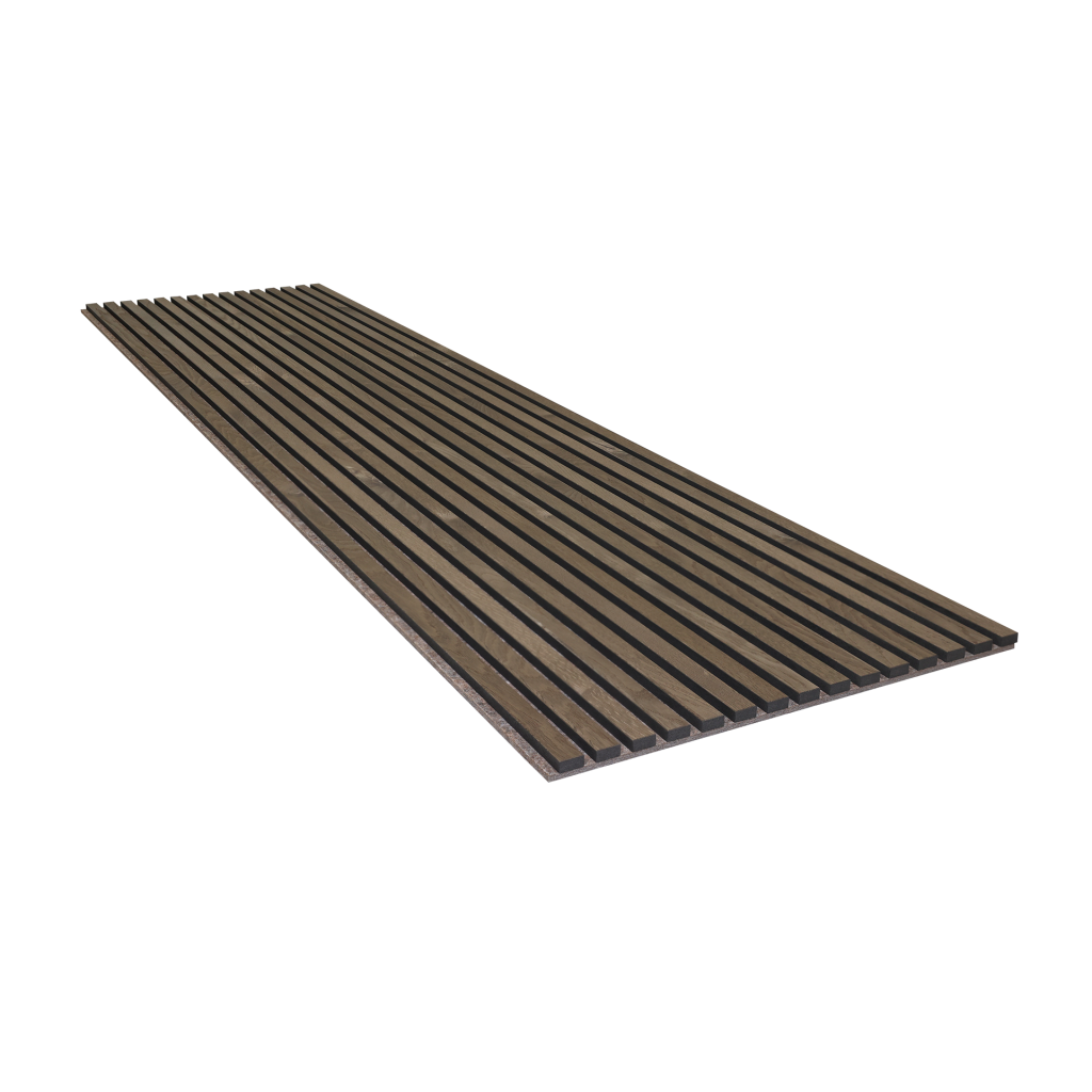 Vista en perspectiva de un panel acústico Akupanel de WoodUpp aislado sobre un fondo blanco. El panel presenta múltiples listones de madera en un tono marrón oscuro, similar al roble ahumado o nogal, montados sobre un soporte de fieltro acústico gris oscuro para la absorción del sonido.